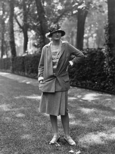 coco chanel fashion 1920s|why was coco chanel influential.